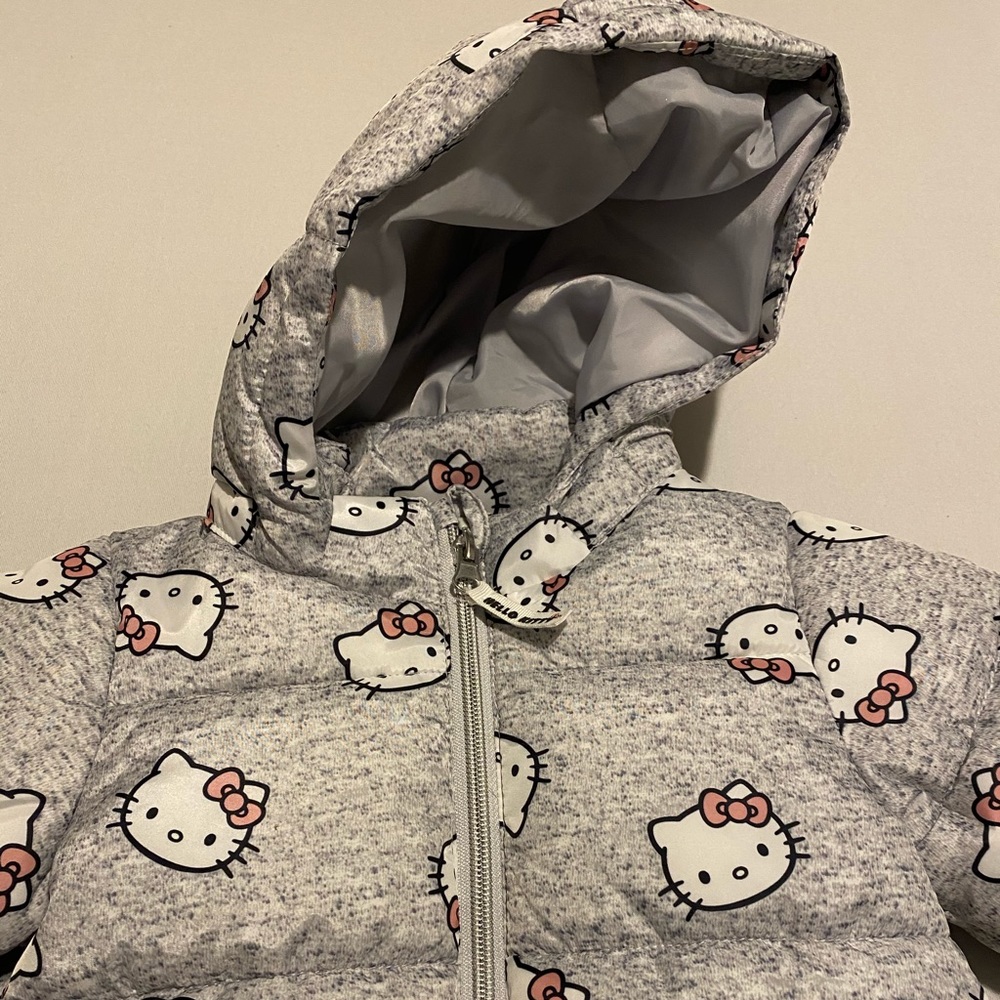 Hello Kitty puffer jacket - Picture 3 of 4
